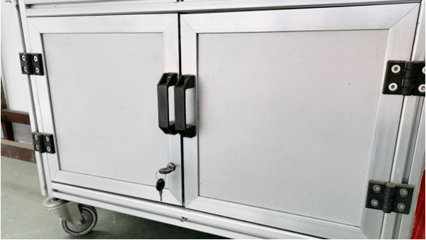 鋁型材機(jī)柜定制應(yīng)該怎樣報(bào)價(jià)？